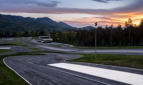 10 let AMZS Centra varne vožnje na Vranskem