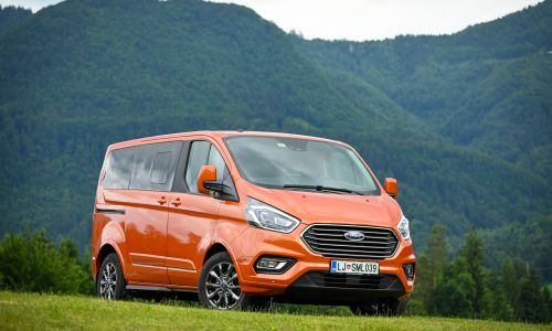 Kratek test: Ford tourneo custom 2.0 ecoblue mHEV titanium X