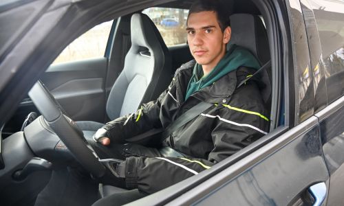 Mobilni pogovor: Šola vožnje, ki življenju vrača smisel