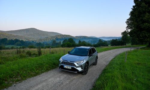 Hibiridni izlet: Po medvedovi avtocesti