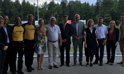 Minister za infrastrukturo dr. Peter Gašperšič z AMZS za izboljšanje prometne varnosti