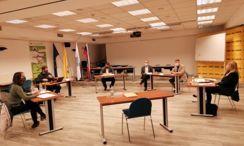 Reševanje problematike voženj z motornimi vozili v naravnem okolju