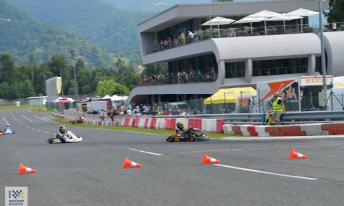 Vabljeni na trening v AMZS Center varne vožnje na Vranskem