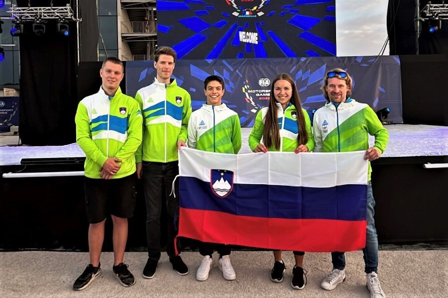 Od leve: Nejc Trček, Klemen Jug, Aleksandar Bogunović, Rebeka Kobal in Domen Jerančič.