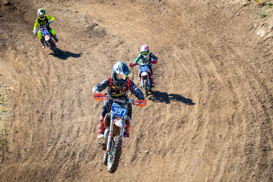 Alex Novak (397) je bil najboljši Slovenec na finalu razreda EMX 65 v Loketu.