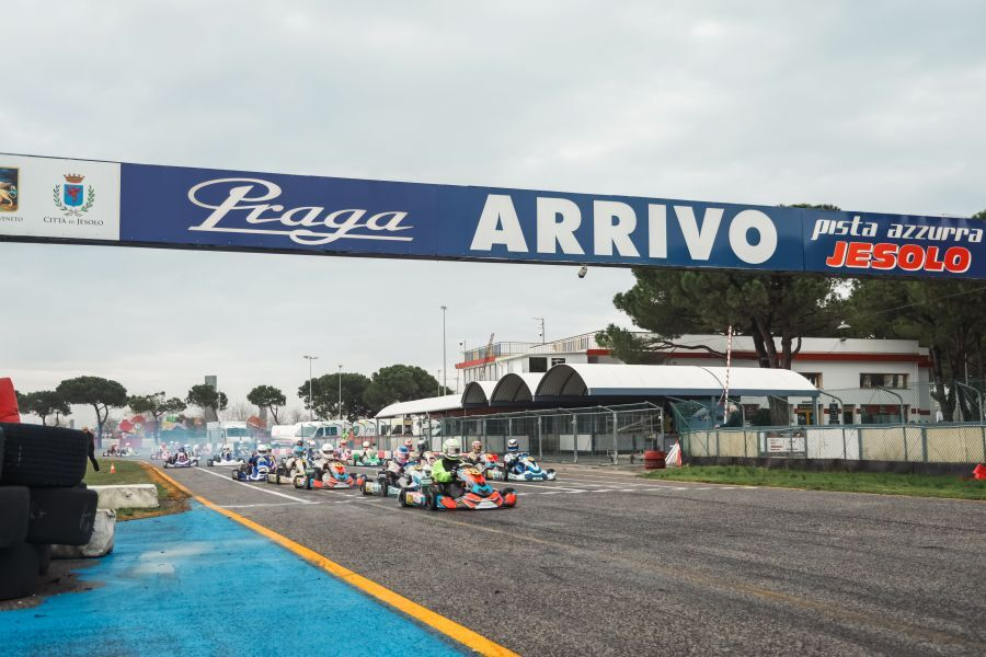 V Jesolu v Italiji so na progi Azzurra izpeljali uvodno preizkušnjo za točke državnega prvenstva Slovenije v kartingu.