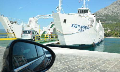 Zaradi preverjanja pogojev pri prehodu mej pričakovane daljše čakalne dobe
