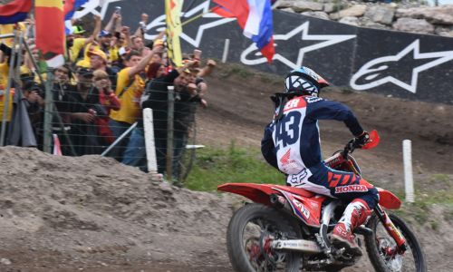 Motokrosisti v peščenem Valkenswaardu